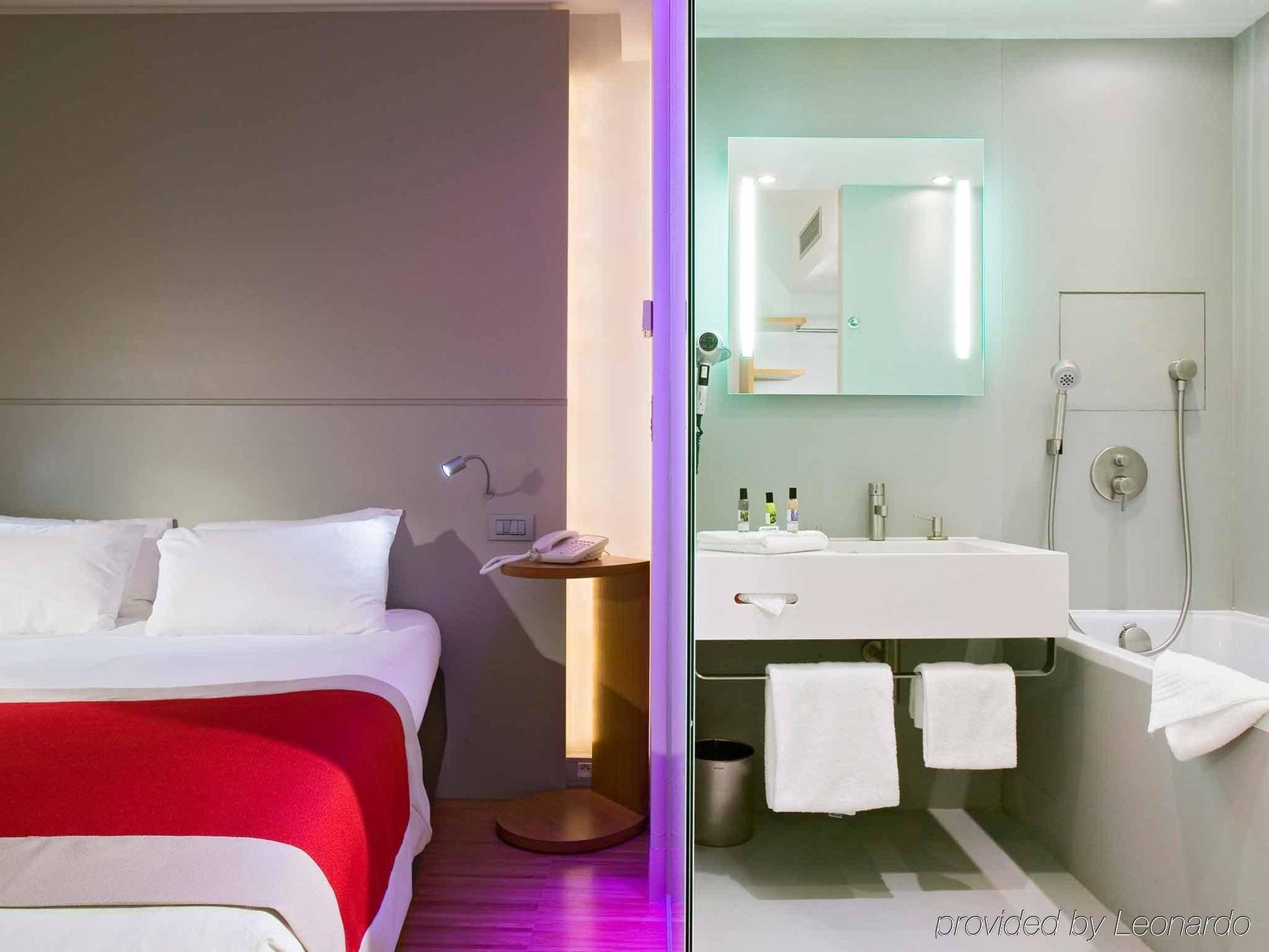Mercure Arc De Triomphe Wagram